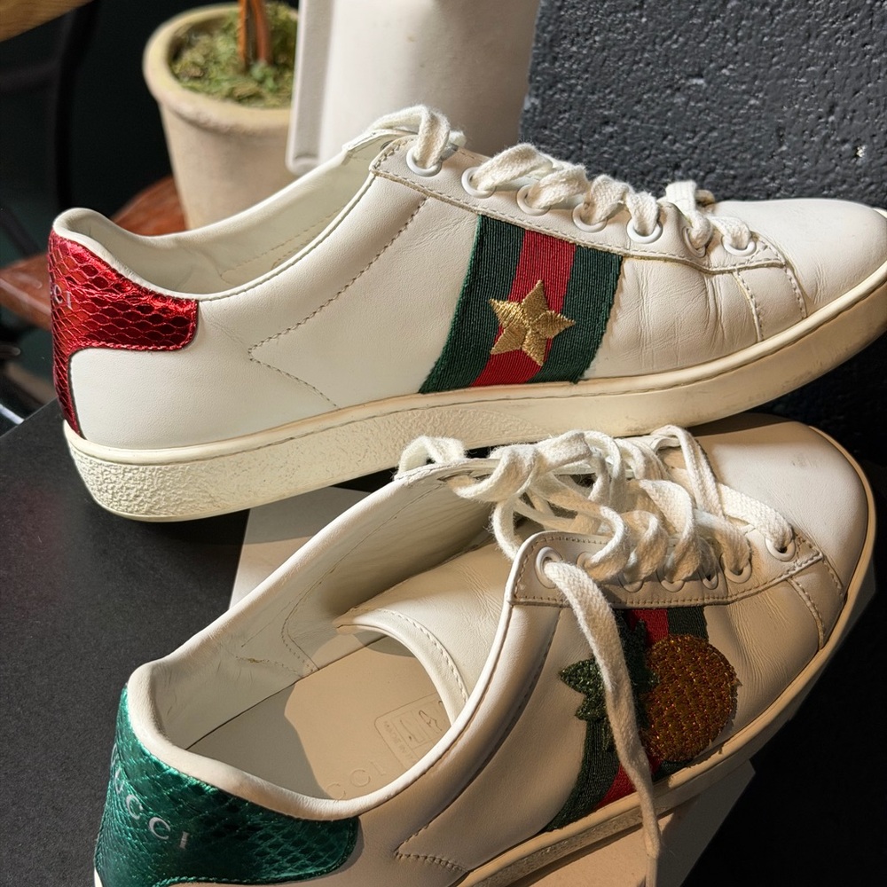 Gucci White Leather Interior - Picture 5 of 6